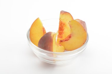 Bir kase kırmızı şeftali