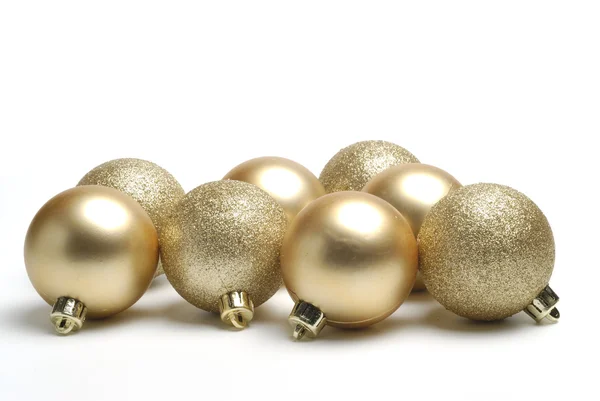 Gouden decoratieve ballen — Stockfoto