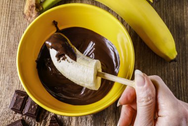 çikolata batırılmış muz