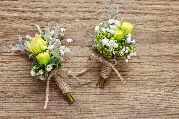 Wedding boutonniere with yellow chrysanthemum and gypsophila pan — Stock Photo, Image