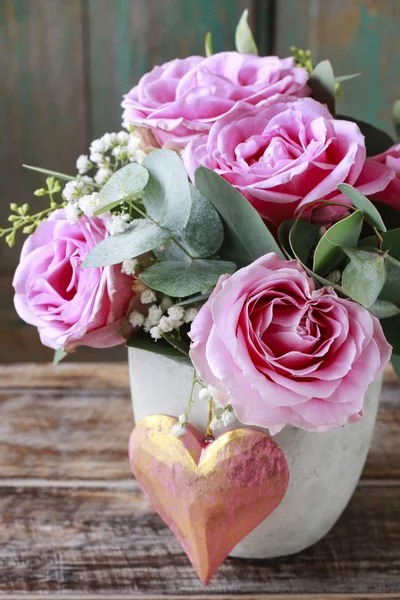 Prachtige roze rozen — Stockfoto