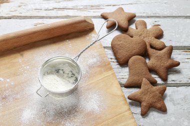 gingerbread çerezleri Noel için hazırlanıyor. 