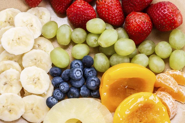 Plaat van gezonde vruchten — Stockfoto