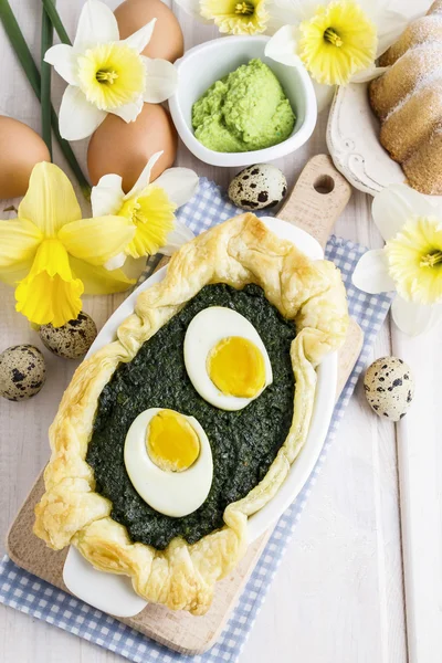 Souffle with spinach and eggs — Stock Photo, Image