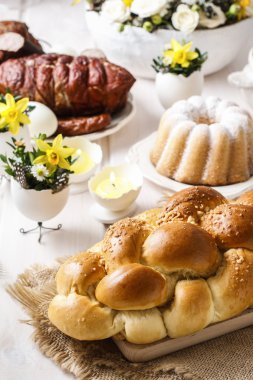 Paskalya yumurta kabukları süslemeleri