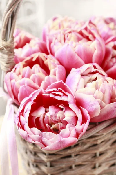 Boeket roze tulpen — Stockfoto