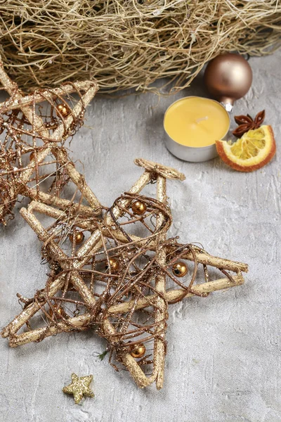 Como fazer decoração de Natal em forma de estrela usando stic de madeira — Fotografia de Stock