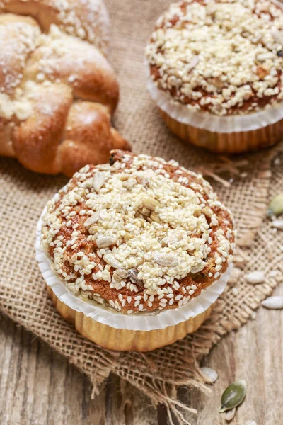 Muffins mit Samen — Stockfoto