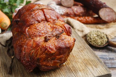 Jambon füme ve sosis