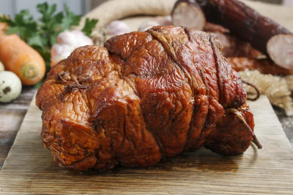 Gerookte ham en worst — Stockfoto