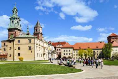 Krakow, Polonya - 17 Nisan 2016: Wawel Royal Castle