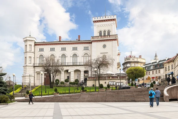 BIELSKO BIALA, POLÓNIA - ABRIL 16,2016: A colina do castelo — Fotografia de Stock