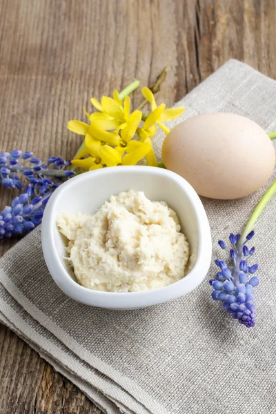 Bowl of horse radish — Stock Photo, Image