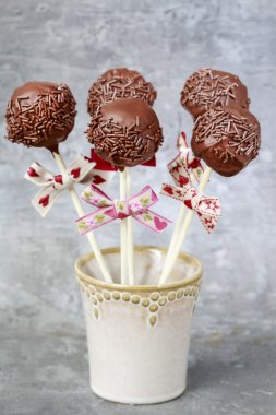 Çikolatalı kek çıkar