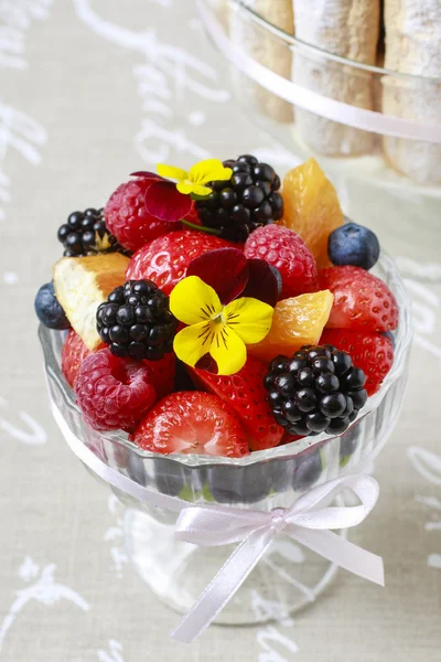 Fruity healthy salad — Stock Photo, Image