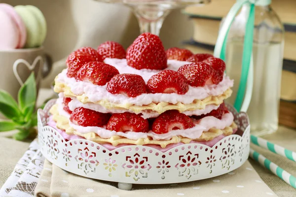 Gâteau couche de fraise — Photo