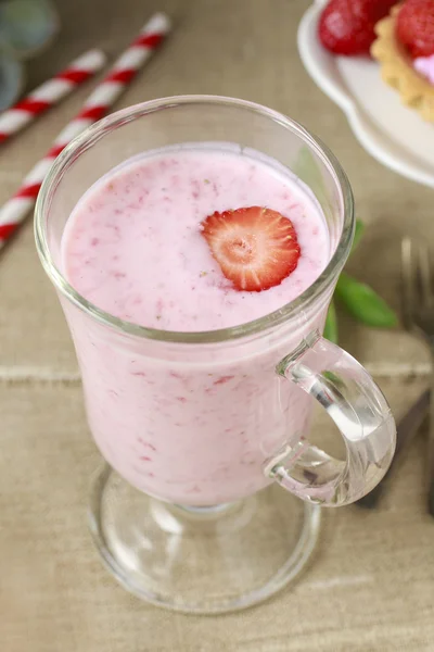 Strawberry smoothie dessert — Stock Photo, Image