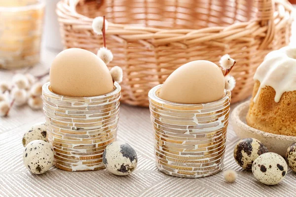 Easter Table Decorations Eggs Catkins Ceramic Figurines Festive Time — Stock Photo, Image