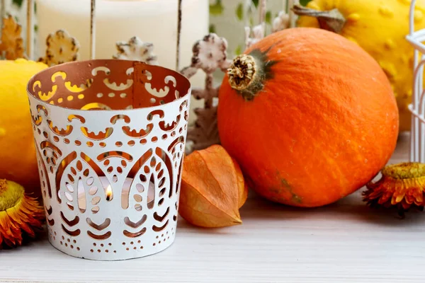 Decoración Mesa Otoño Con Calabazas Velas Tiempo Fiesta —  Fotos de Stock