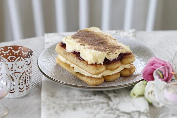 Traditioneller Italienischer Tiramisu Kuchen Auf Dem Tisch Party Dessert — Stockfoto