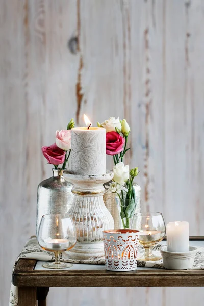 Prachtige Decoratie Met Eustoma Bloemen Kaarsen Ansichtkaart Motief — Stockfoto