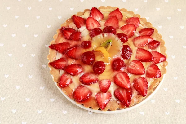 Crostata Fragole Sul Tavolo Dolce Partito — Foto Stock