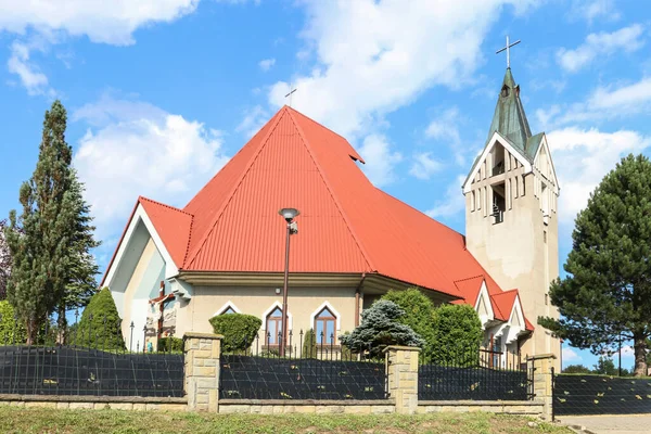 有名な聖所の周りの素晴らしい庭園 クルツコノウのスタニスロー司教 ポーランド — ストック写真