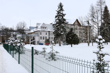 Zakopane Polonya 'daki Bölge Ofisi' ne dönüştürülmüş tarihi bir bina olan Chalubinski Oteli..