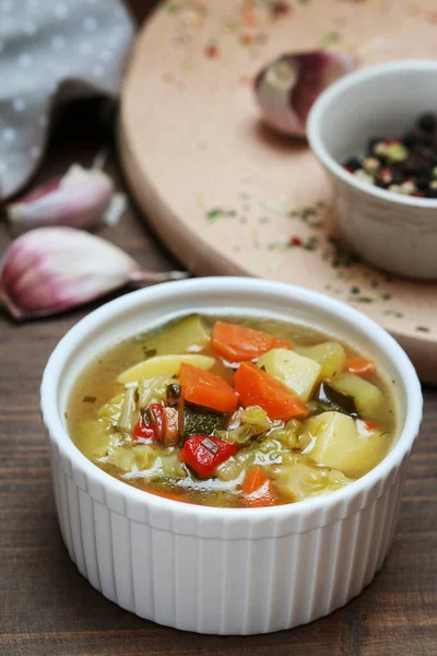 野菜スープの一部 自家製ディナー ランチタイム — ストック写真