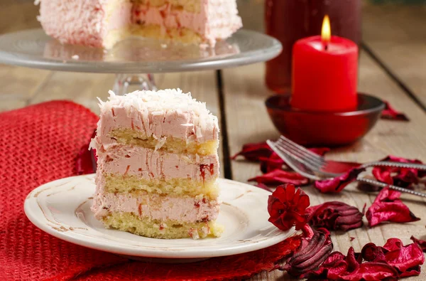 Layer strawberry cake — Stock Photo, Image