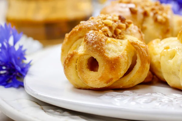 Tasty breakfast: buns with caramel filling — Stock Photo, Image