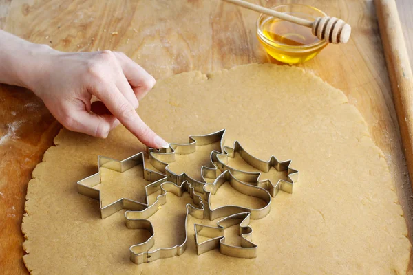 Woman making christmas cookies — Stock Photo, Image