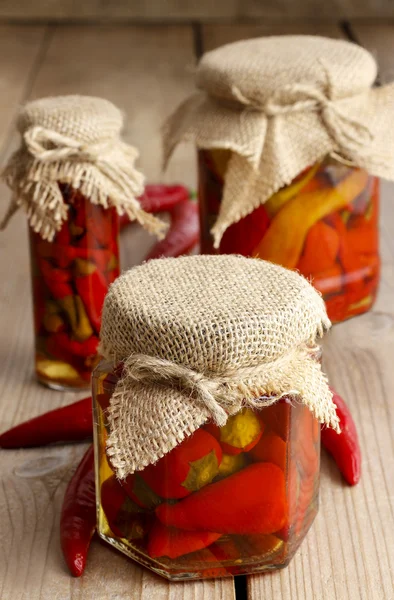 Pimientos rojos en escabeche —  Fotos de Stock