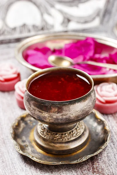 Jelly made of edible rose (rosa rugosa) petals — Stock Photo, Image