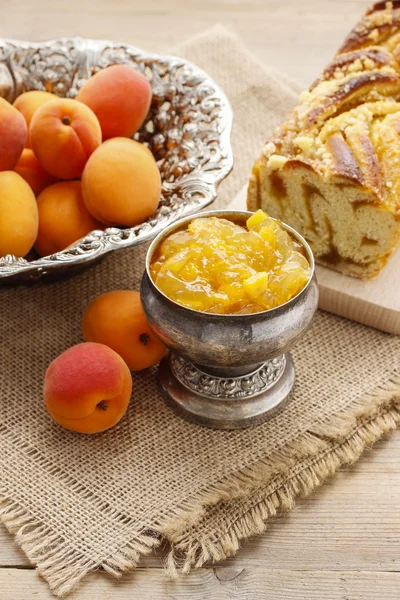 Bowl of apricot jam — Stock Photo, Image