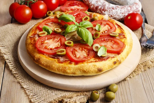 Italian cuisine: pizza — Stock Photo, Image