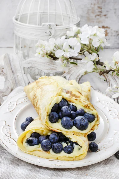 Crepes with blueberries — Stock Photo, Image