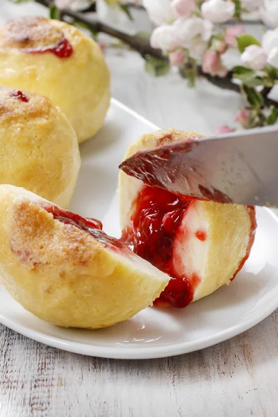 Manzanas al horno rellenas de mermelada —  Fotos de Stock