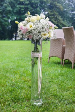 Karanfil ve eustoma çiçekler çiçek dekorasyon