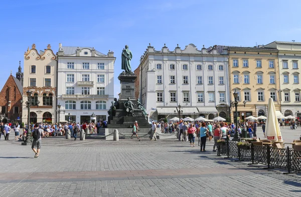 Standbeeld van Adam Mickiewicz, beroemde dichter, Krakow, Polen — Stockfoto