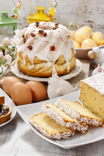 Mesa de Pascua con pasteles —  Fotos de Stock