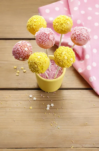 Pastel amarillo y rosa estallido — Foto de Stock