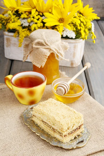 Layer honey cake — Stock Photo, Image