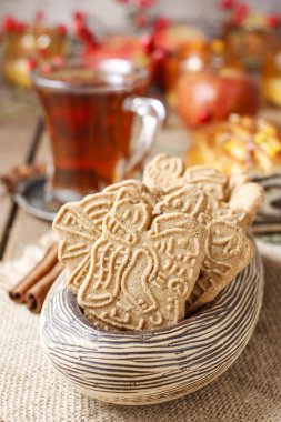 speculaas baharatlı shortcrust bisküvi türüdür