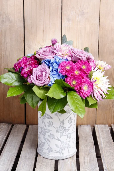 Verjaardag boeket van bloemen — Stockfoto