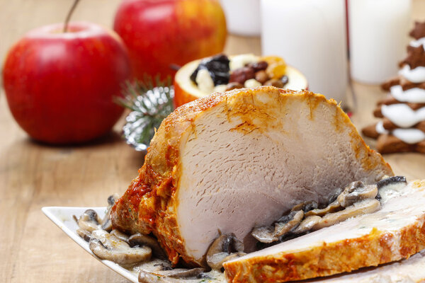 Нарезанная ветчина. Селективный фокус
