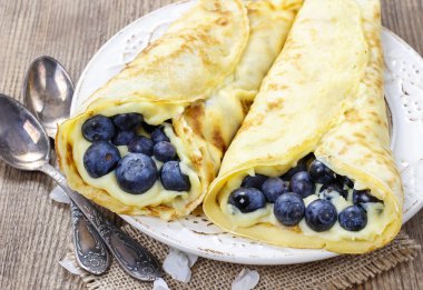 Yaban mersini ile krep