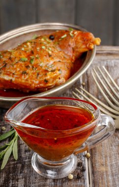 Bal ve biber kırmızı Marine cam sos tekne