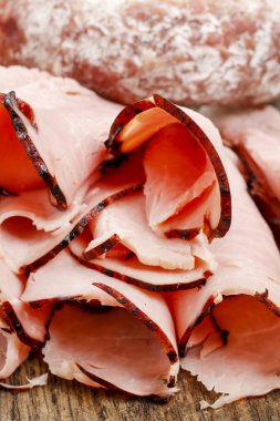 dilimlenmiş jambon