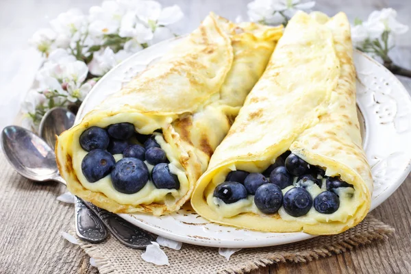 Crepes with blueberries — Stock Photo, Image